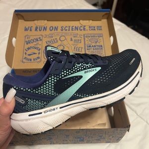 Brooks Navy and Teal tennis shoes